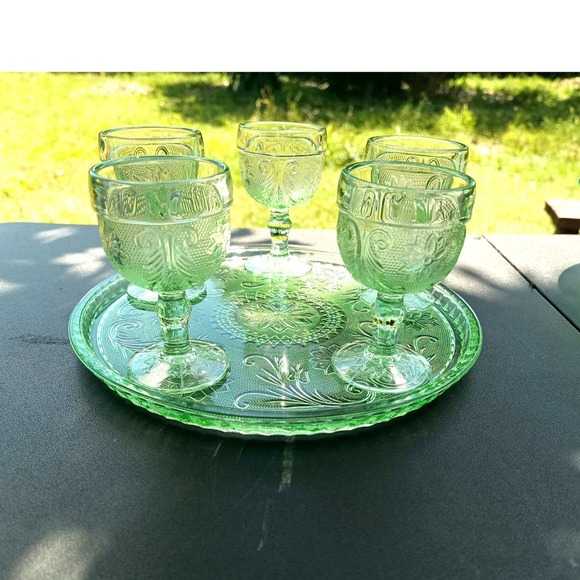 Tiara exclusive Indiana glass green Chantilly serving tray and 5 water goblets - Picture 3 of 6